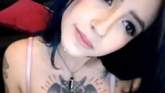 Tattooed Young Girl TATTOOOGIRLXX Shows On Cam